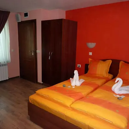 Gasthof H Dzhogolanov 3*
