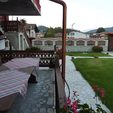 Konukevi H Dzhogolanov Koprivştitsa