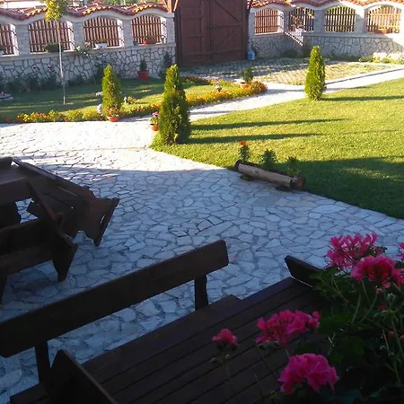 H Dzhogolanov Konukevi Koprivştitsa