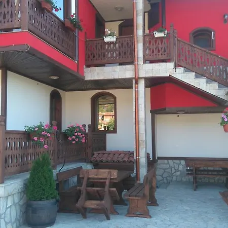 Konukevi H Dzhogolanov Koprivştitsa