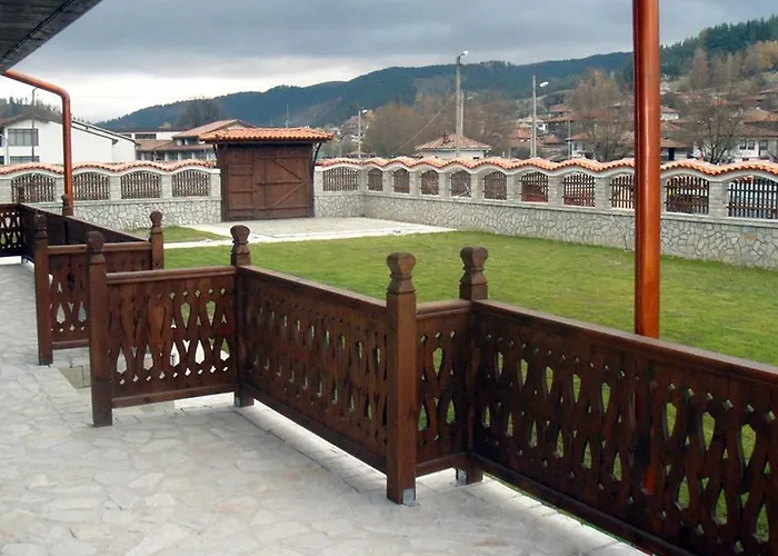 Konukevi H Dzhogolanov Koprivştitsa