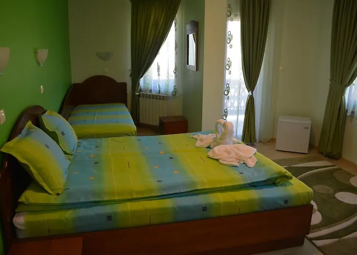 H Dzhogolanov Konukevi 3*