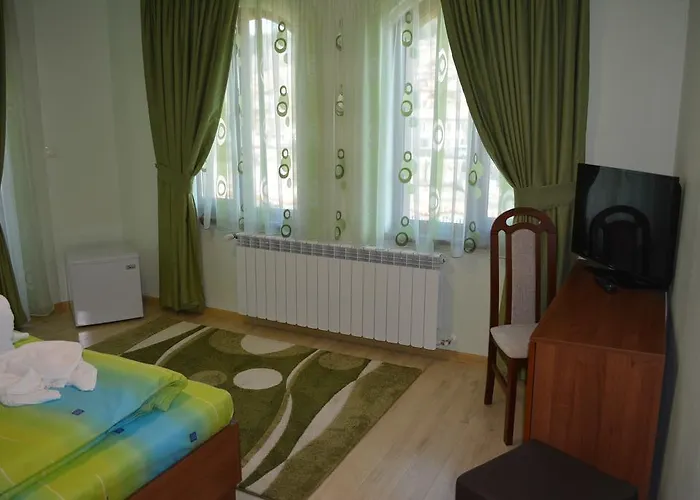 H Dzhogolanov 3* Koprivştitsa