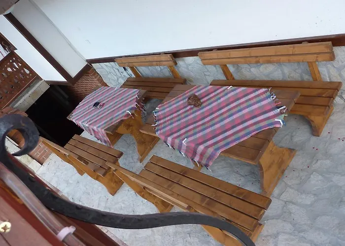 Konukevi H Dzhogolanov 3*