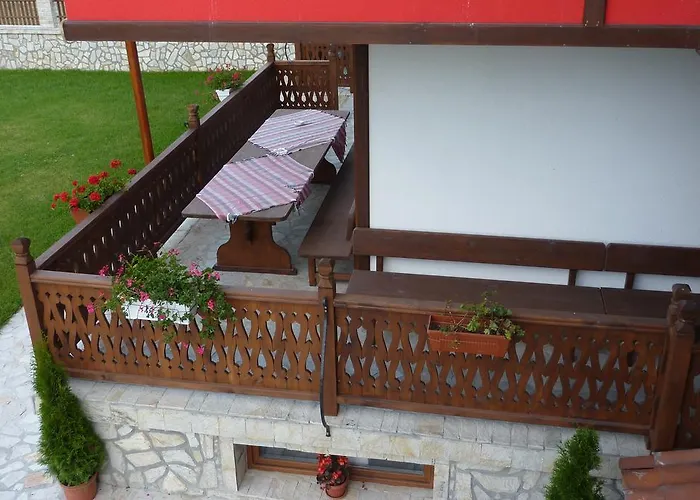 Konukevi H Dzhogolanov Koprivştitsa