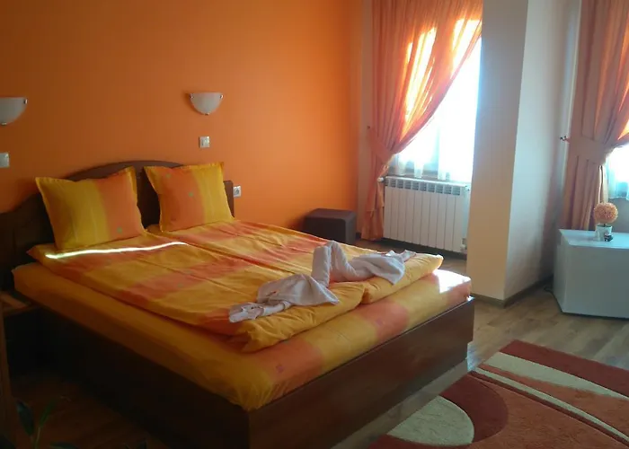 Konukevi H Dzhogolanov 3*